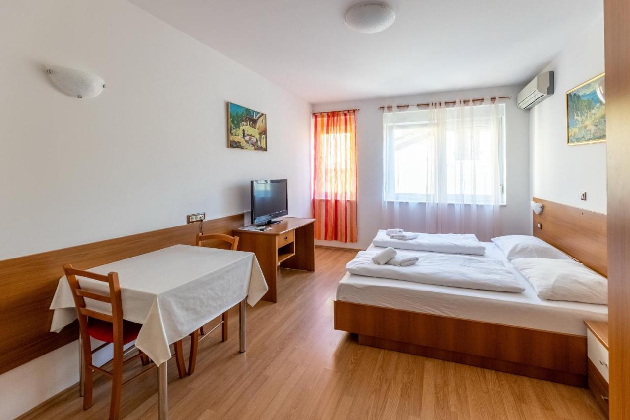 Apartments Liburnija أوباتيا المظهر الخارجي الصورة