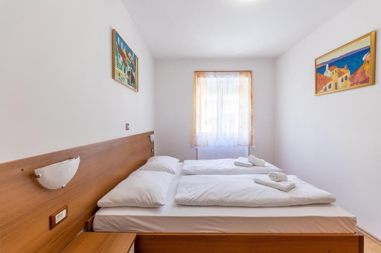 Apartments Liburnija أوباتيا المظهر الخارجي الصورة