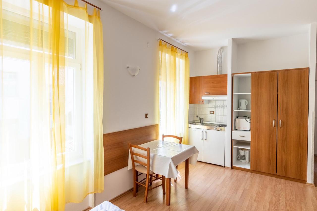 Apartments Liburnija أوباتيا المظهر الخارجي الصورة