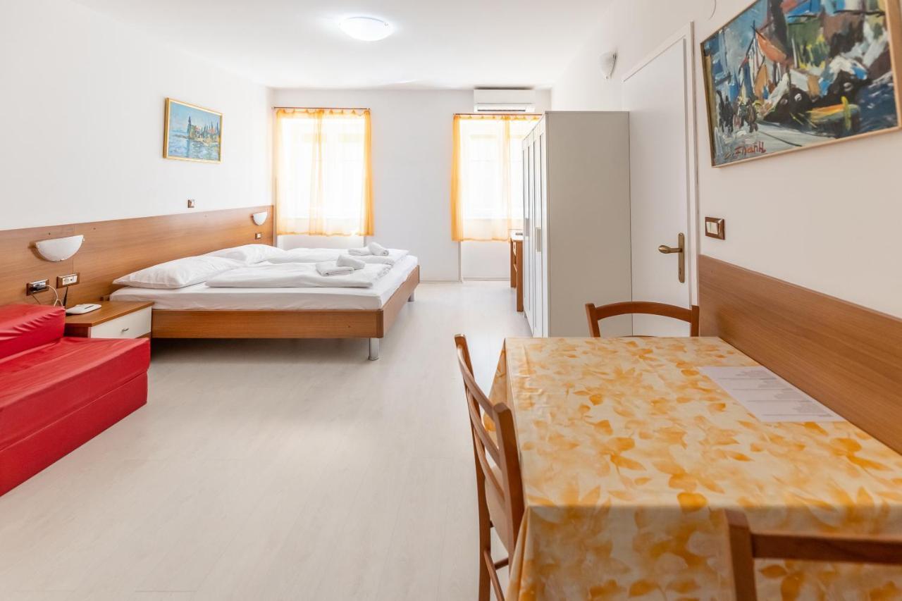 Apartments Liburnija أوباتيا المظهر الخارجي الصورة
