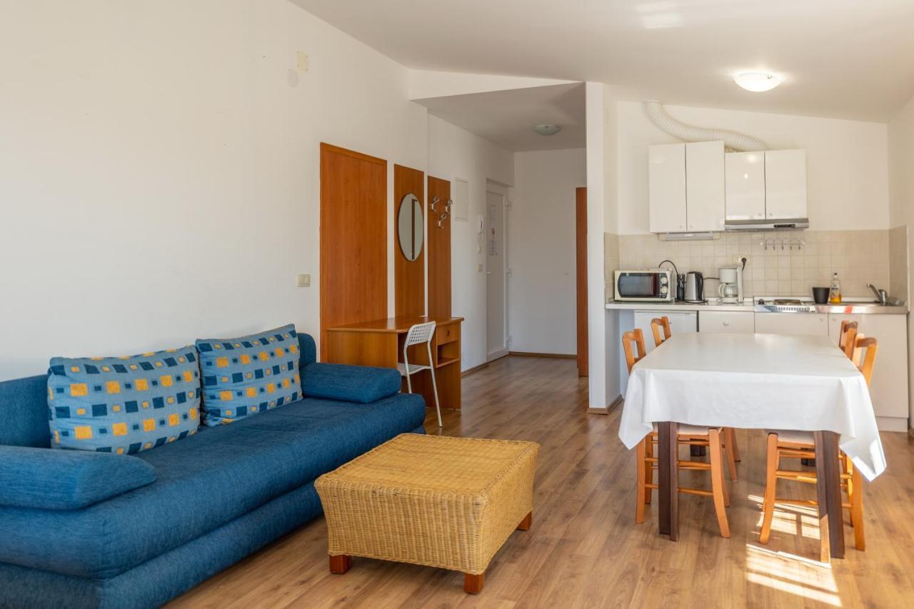 Apartments Liburnija أوباتيا المظهر الخارجي الصورة