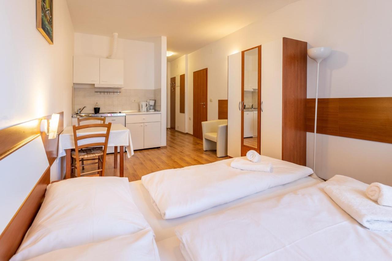 Apartments Liburnija أوباتيا المظهر الخارجي الصورة