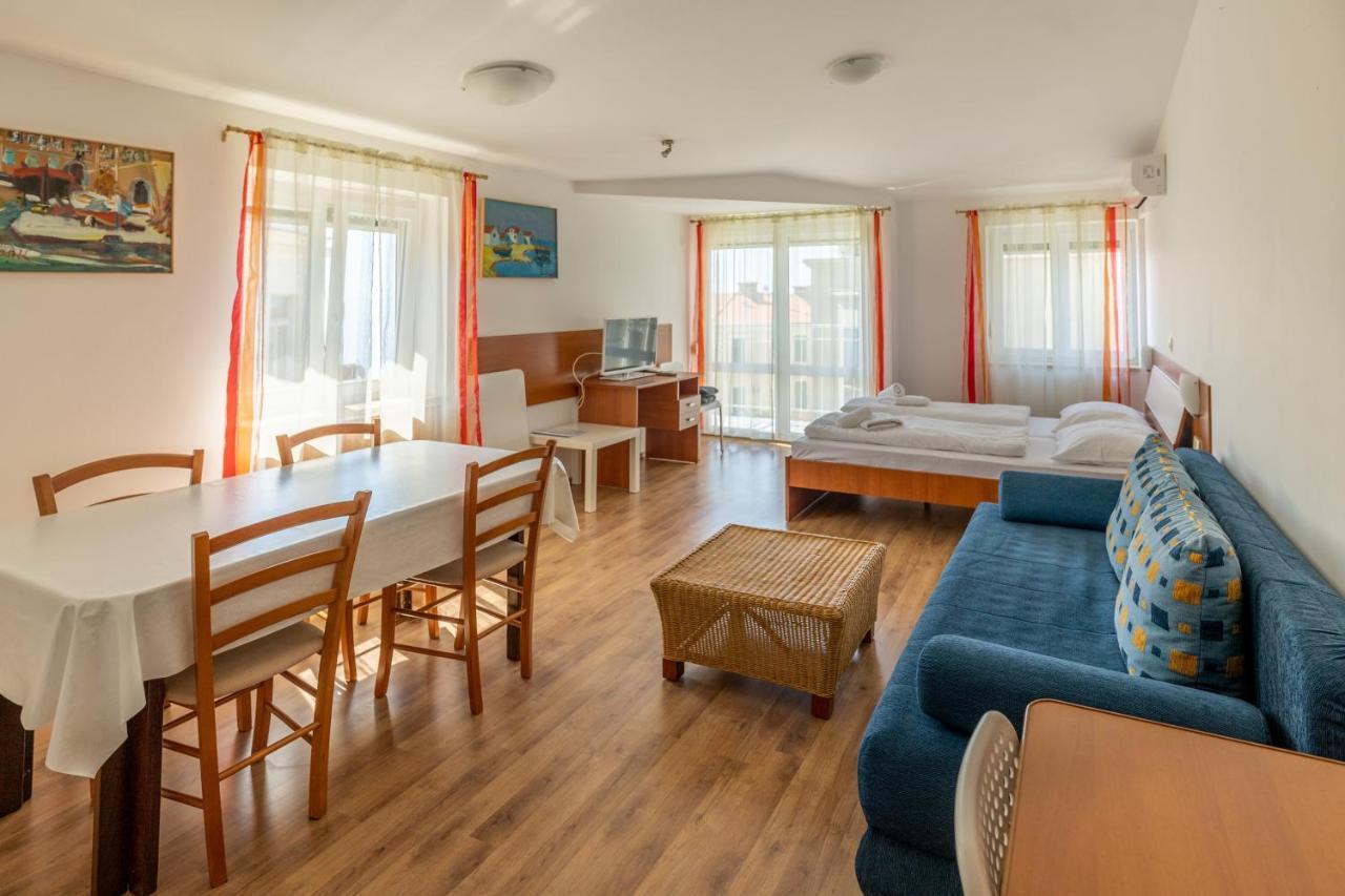 Apartments Liburnija أوباتيا المظهر الخارجي الصورة